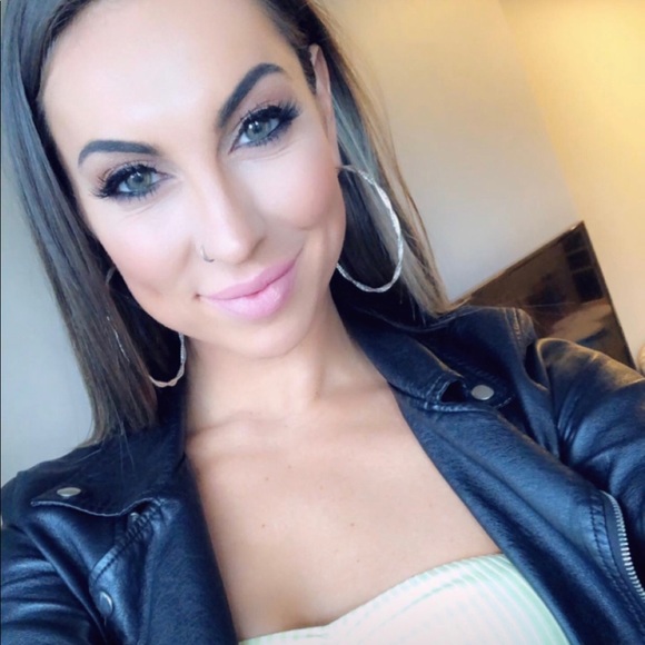 Meet your Posher, Kristy - Picture 1 of 1